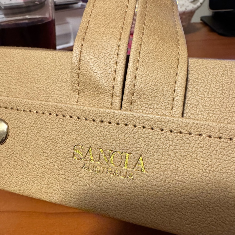 Sancia Australia (3pr) sunglass holder. Leather,  protective NEW